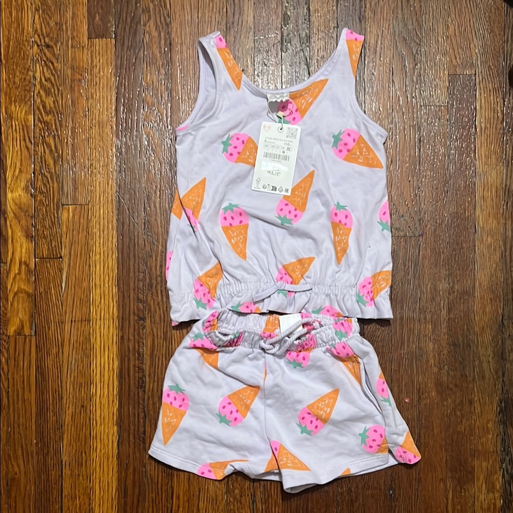 Zara kids(5yrs) strawberry printed sleeves top and shorts matching set.